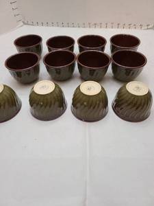 lot 1145 image: Paula Dean green and brown oven baking cups