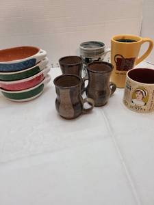 lot 1151 image: 4 Southern living bowls and 6 assorted cups