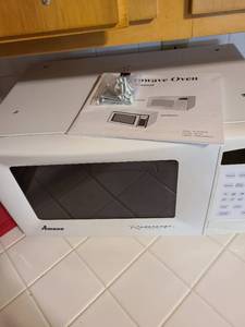 lot 1160 image: Amanda radar range microwave oven. Comes with mounting hardware, template and instructions for mounting, if needed. works good