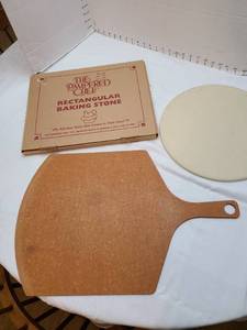 lot 1164 image: Pampered Chef rectangular baking stone 15 x 12, NIB. 13 round pizza stone, 14 wide pizza board
