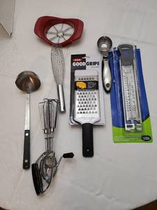 lot 1166 image: Kitchen utensils