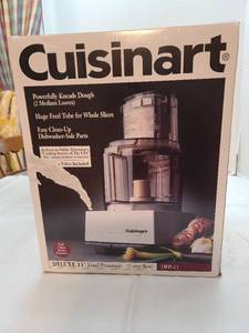lot 1181 image: Cuisinart Deluxe 11 Food Processor like new