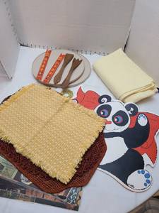 lot 1187 image: Tablecloth, placemats, 2 turntables, more