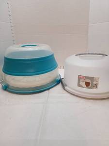 lot 1188 image: Cake and cupcake carriers