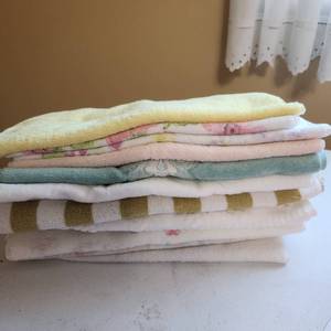 lot 2001 image: Hand towels