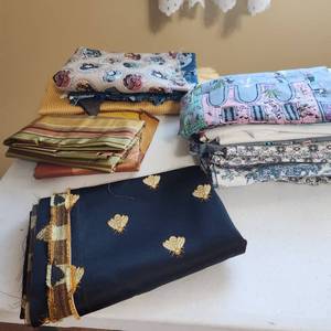 lot 2007 image: Assorted fabric