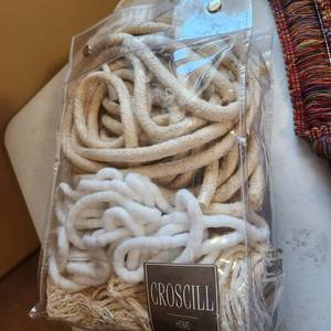 lot 2013 image: Fabric cord