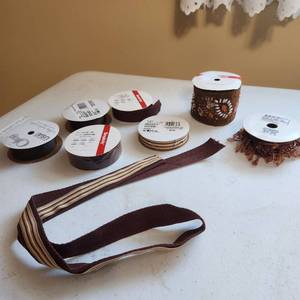 lot 2015 image: Ribbon and fringe