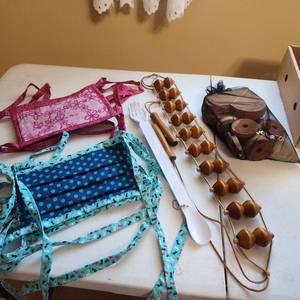 lot 2016 image: Back massage, cedar shapes and face masks