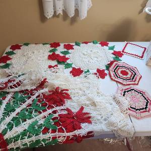 lot 2017 image: Doilies