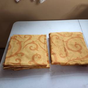 lot 2026 image: 2 Pottery Barn tablecloths 59 x 82