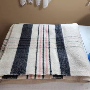 lot 2027 image: Vintage striped wool blanket FleecyDown pink black cream size fullqueen