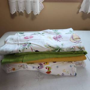 lot 2035 image: Assorted tablecloths