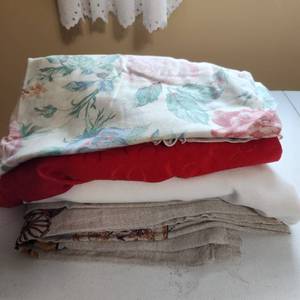 lot 2036 image: Assorted tablecloths (red & floral are round)