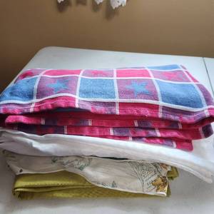 lot 2037 image: Assorted tablecloths