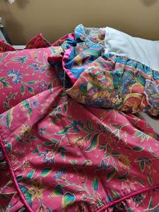 lot 2050 image: Throw Pillows, pillow Sham, queen size bed skirt