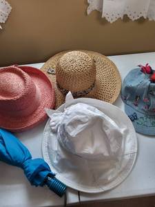 lot 2055 image: Womens hats, 2 straw, cotton, decorated ball cap, umbrella
