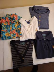 lot 2063 image: 5 ladies tops, size small