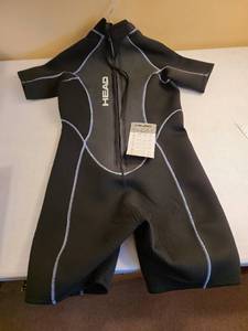 lot 2065 image: HEAD wave 2.5mm shorty lady wetsuit, size 10, never worn