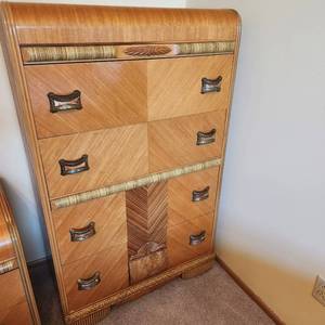 lot 2201 image: Vintage Art Deco waterfall design dresser 70 x 49 x 19 great condition 52 x 32 x 19