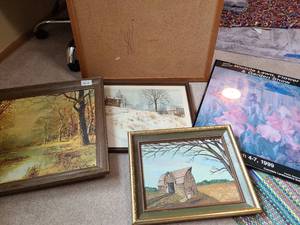 lot 3007 image: 4 wall art prints and 1 corkboard
