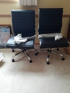 lot 3011 image: 2 Office chairs good condition - (chair arms included but 1 chair missing arm hardware)