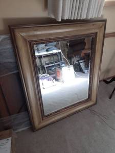 lot 3013 image: Beveled mirror. 43 x 36