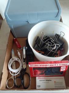 lot 3033 image: Office supplies