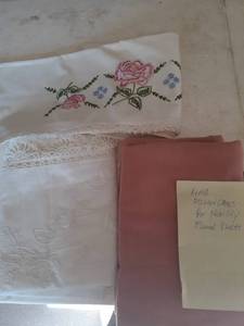 lot 3065 image: Pillowcases