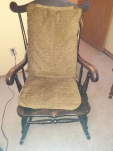 lot 3206 image: Vintage rocking chair with cushions