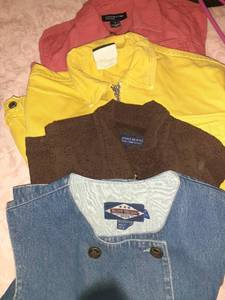 lot 3217 image: Ladies jackets and a vest. Size small. See pictures for brands