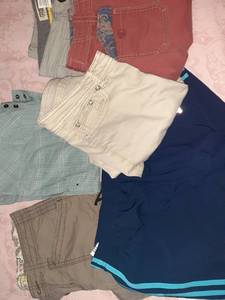 lot 3220 image: Ladies Shorts. Size small 4 and 6. See pictures for brands