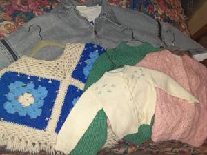 lot 3223 image: Vintage Guess jacket(L) and girls sweaters and poncho