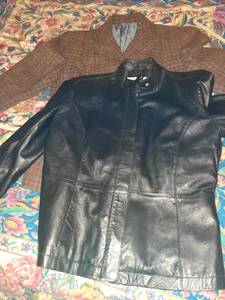 lot 3224 image: Ladies blazer and leather coat. Size small petite. See pictures for brands