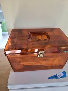 lot 3311 image: Amber colored sewing box 8.5x14x9 and contents