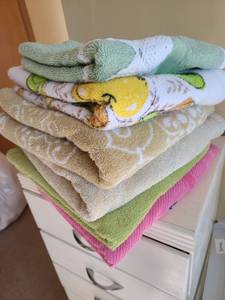 lot 3319 image: Six bath towels