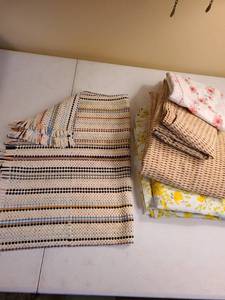 lot 3326 image: Ralph Lauren wicker size full , 1 king flat sheet (whiteyellowgreen floral)  1 standard pillowcase (whiteredpink)) and rug