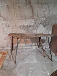 lot 3504 image: 2 Saw horses. 31 x 44 x 6 each. Located in basement