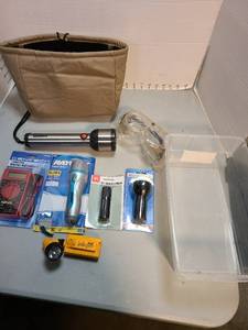 lot 4003 image: Flashlights, multimeter, safety glasses