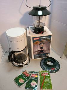 lot 4024 image: Coleman propane lantern and mantles, Braun coffee maker