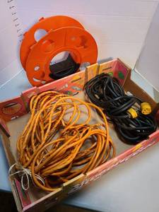 lot 4029 image: Extension cords and reel