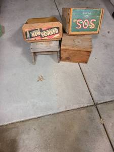 lot 4111 image: Wooden New Yorker and SOS fancy pears crates, two wooden step stools