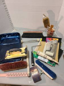 lot 4120 image: Painting supplies and sand paper