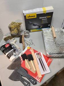 lot 4121 image: Painting supplies