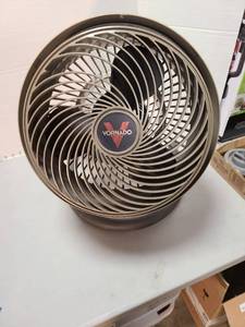 lot 4204 image: Vornado air circulator model CR1-0023