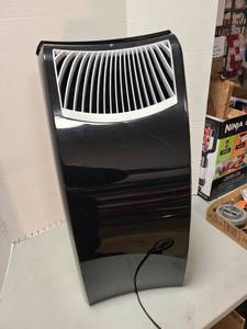 lot 4205 image: Vornado AC 500 air purifier, black, 28 tall