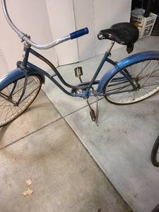 lot 4209 image: Vintage Western Flyer bicycle 26 blue and white
