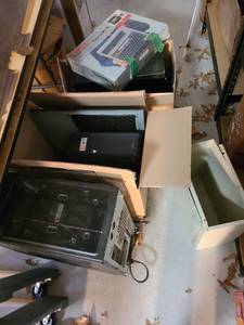 lot 4215 image: Old computer parts and non-working typewriter