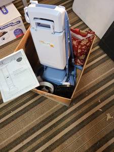 lot 4300 image: Lux Floor Pro shampooerpolisher