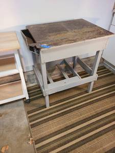 lot 4302 image: Garage work table 35X33X24